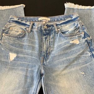 Sooo comfy boyfriend cut Jean